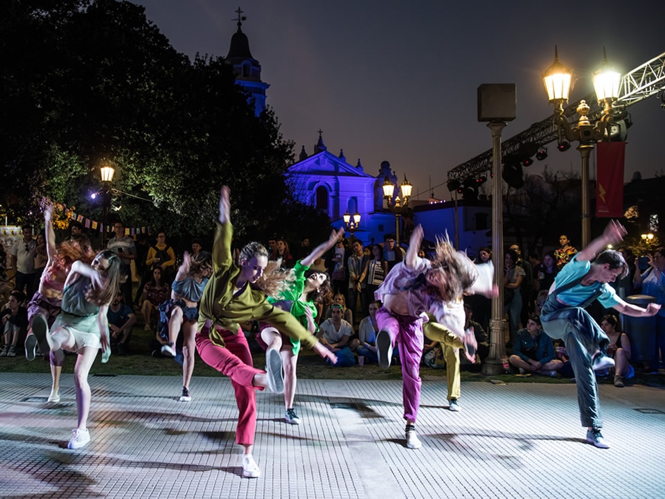 La Compañía de Danza de la UNA en el Hall Central del TSM