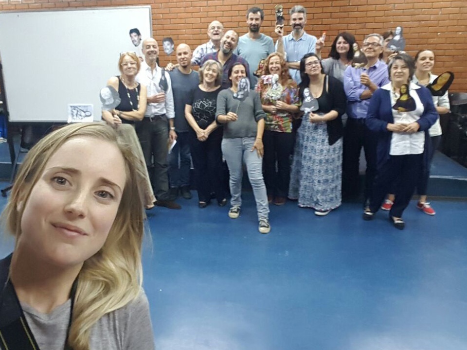De UNA: presentación del voluntariado de Crítica a la comunidad del Área